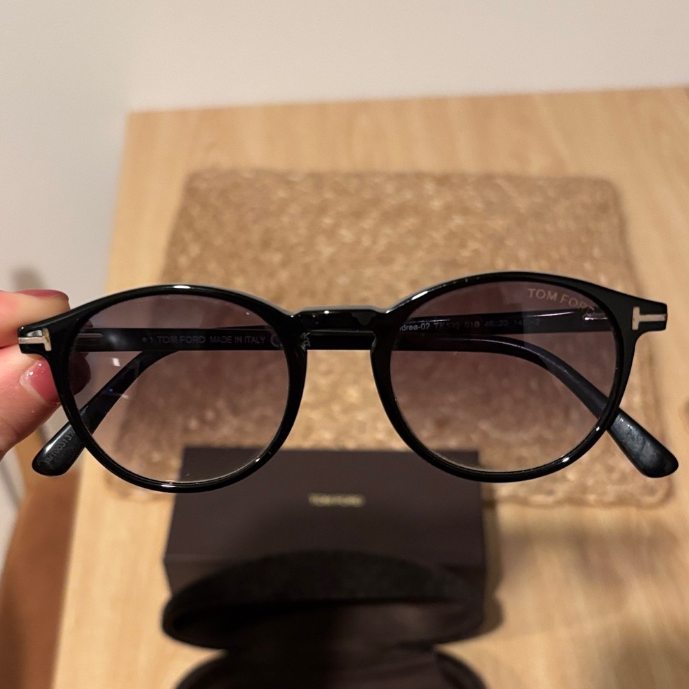 Tom Ford Black Round Sunglasses